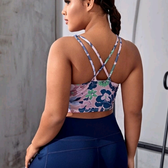 Plus Floral Criss Cross Back Sports Bra - Picture 2 of 6